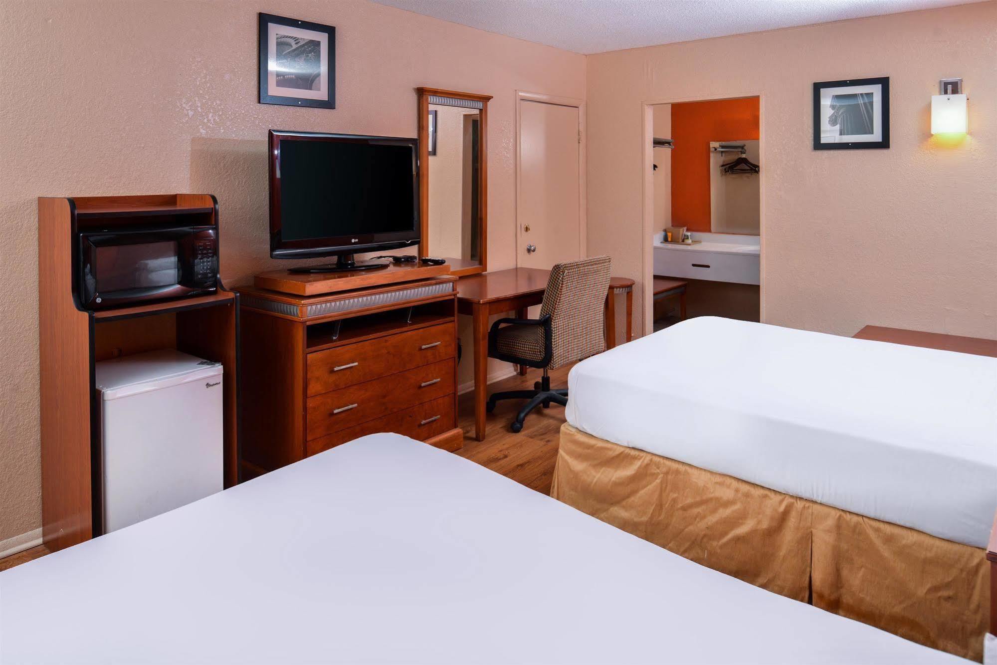 America'S Best Inn Montgomery モンゴメリー エクステリア 写真