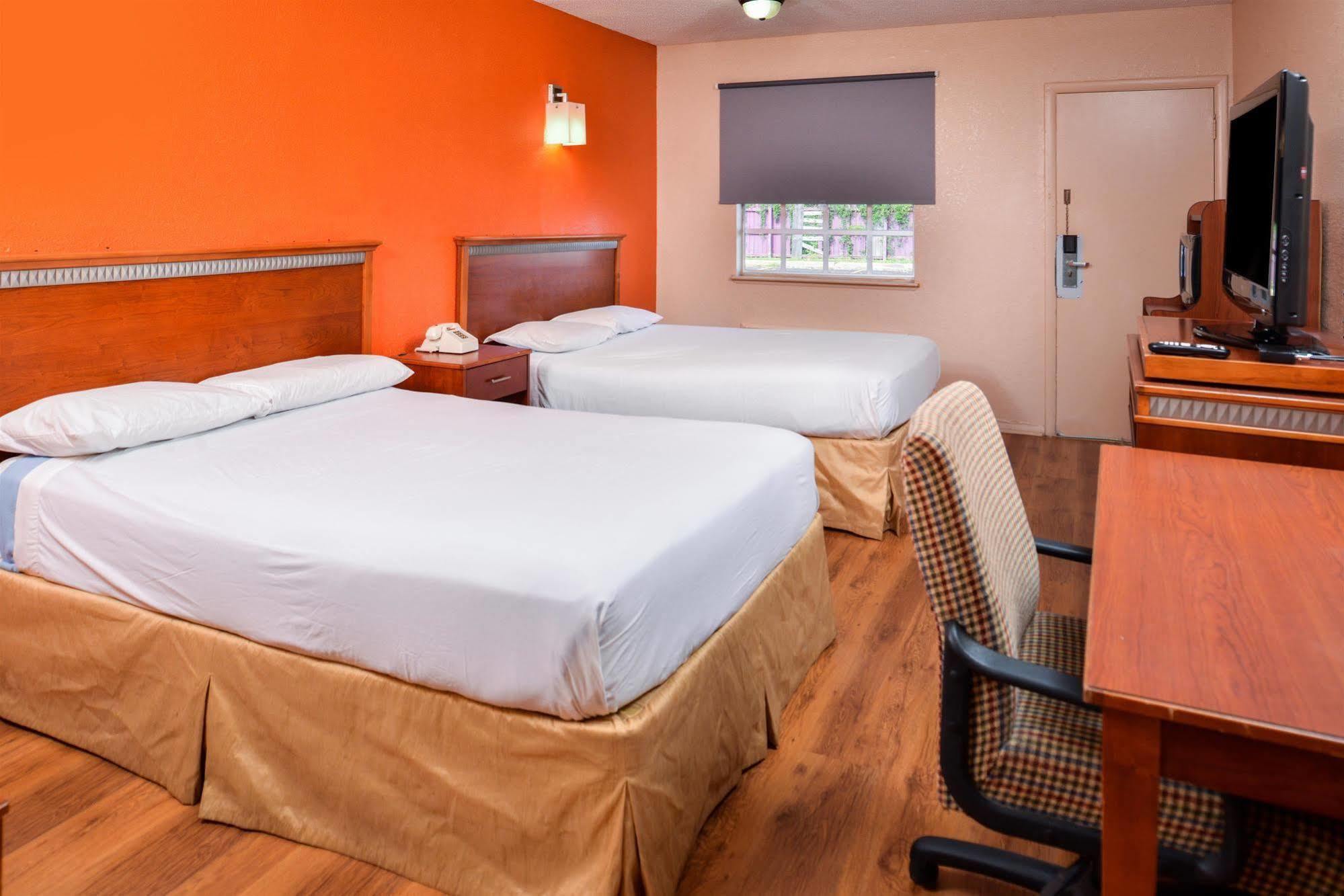 America'S Best Inn Montgomery モンゴメリー エクステリア 写真