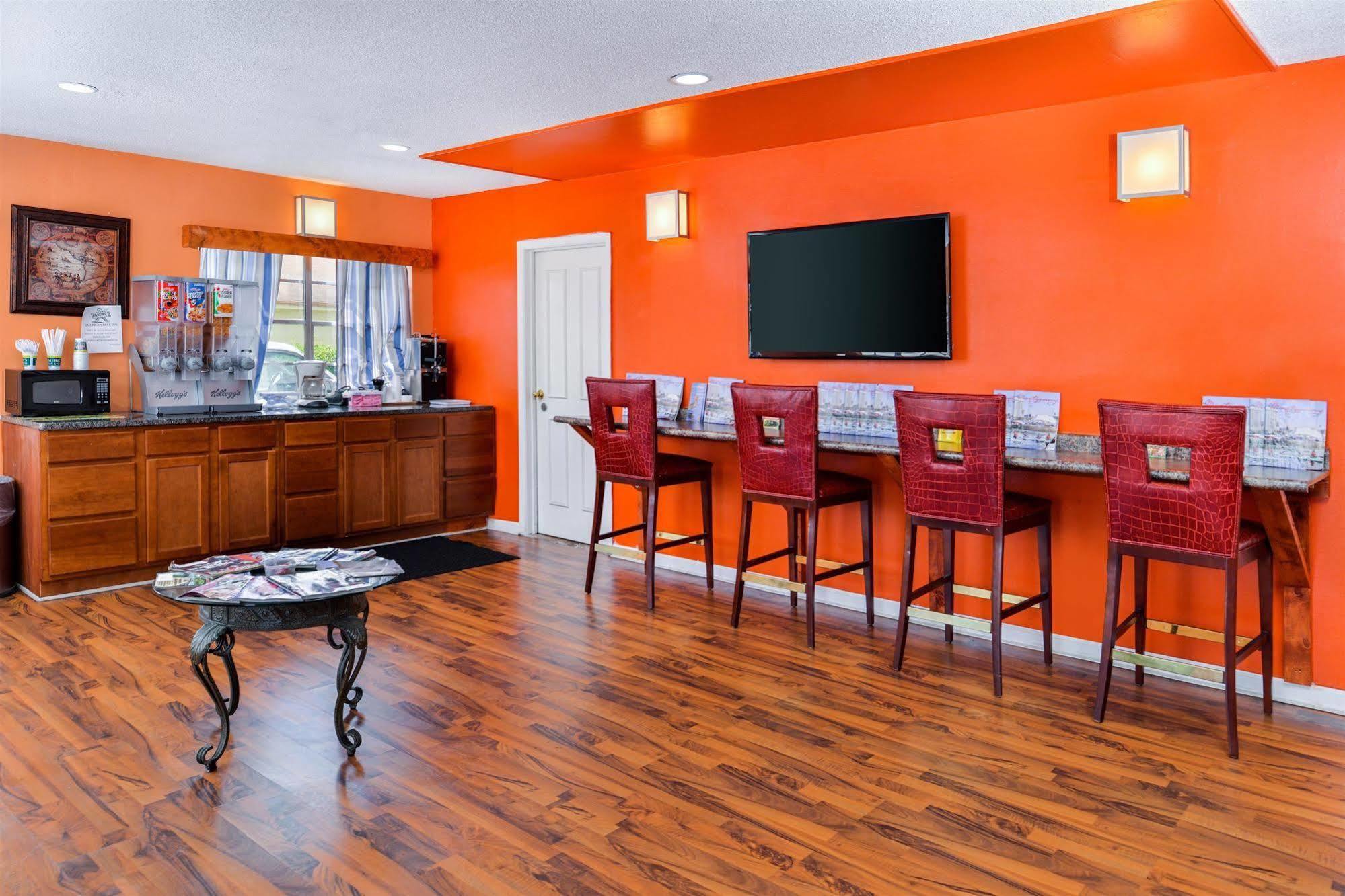 America'S Best Inn Montgomery モンゴメリー エクステリア 写真
