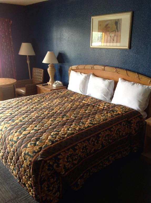 America'S Best Inn Montgomery モンゴメリー エクステリア 写真