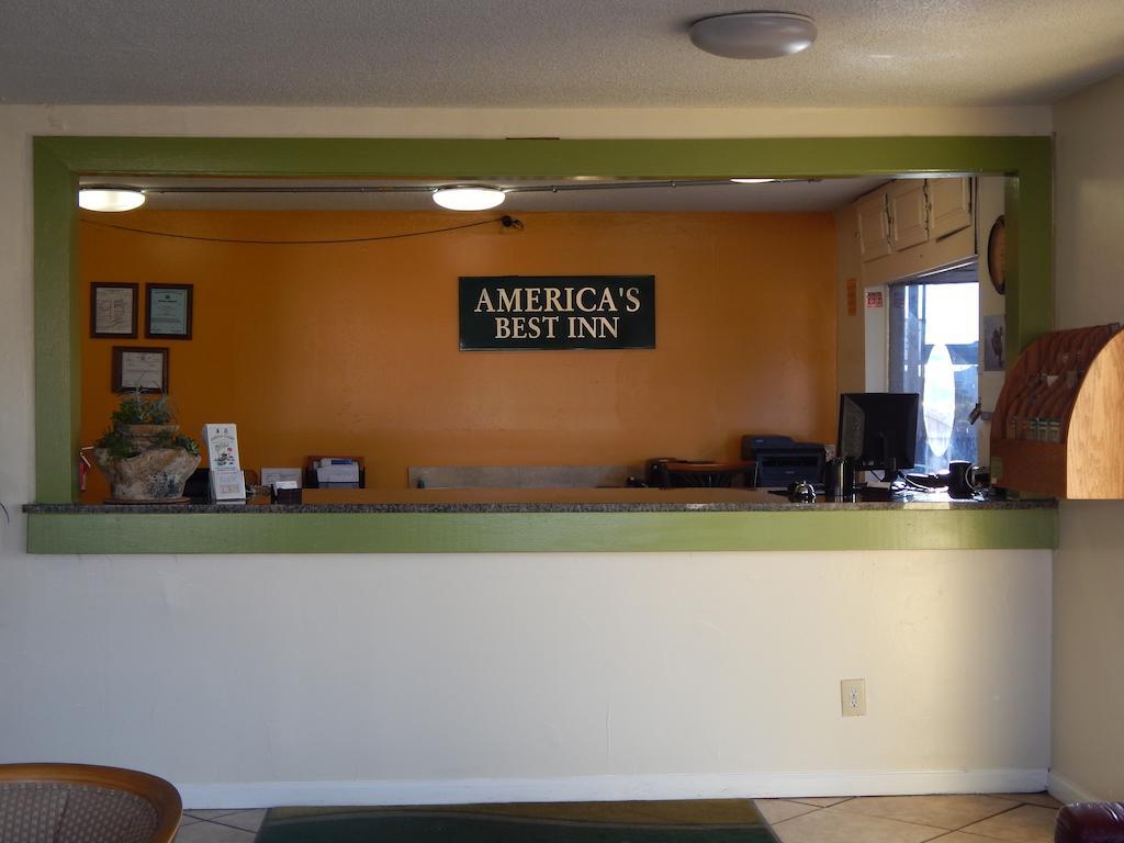 America'S Best Inn Montgomery モンゴメリー エクステリア 写真